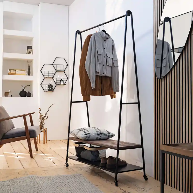 Aktuell Garderobe "Mobil"