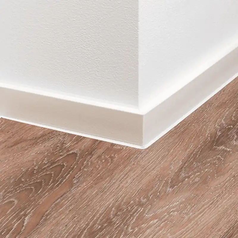 Außenwinkel Sockelleiste Savona weiß 40 x 13 mm durchgefärbte Weichlippe Ausverkauf